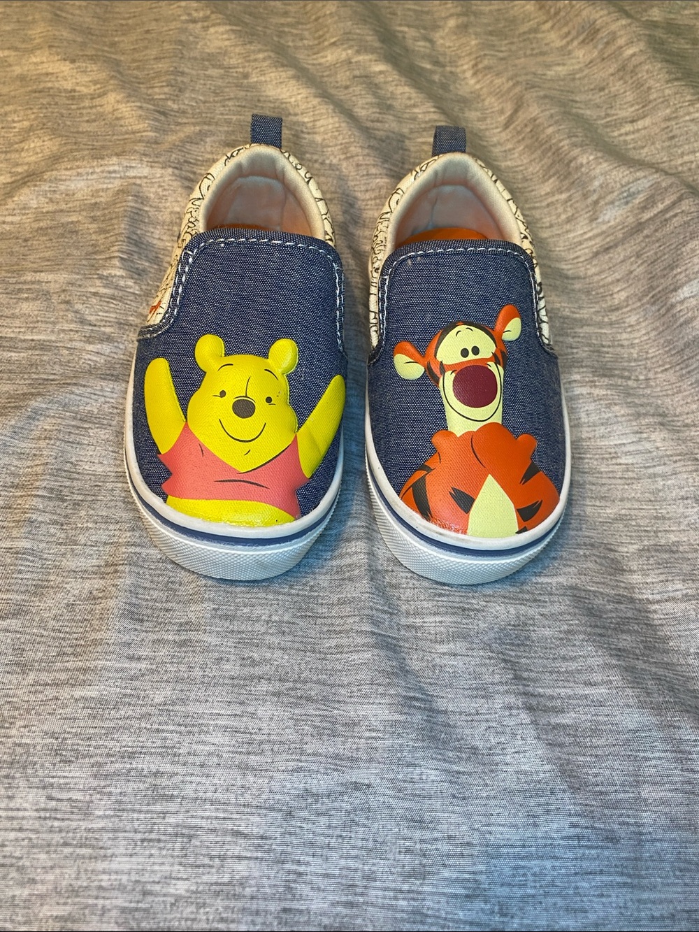 Disney Baby Slip On Sneakers with Winnie the Pooh & Tigger Sz 5